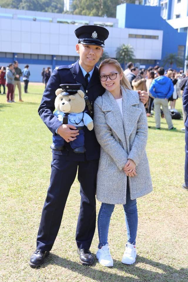 左邊係林子聰，右邊係佢老婆